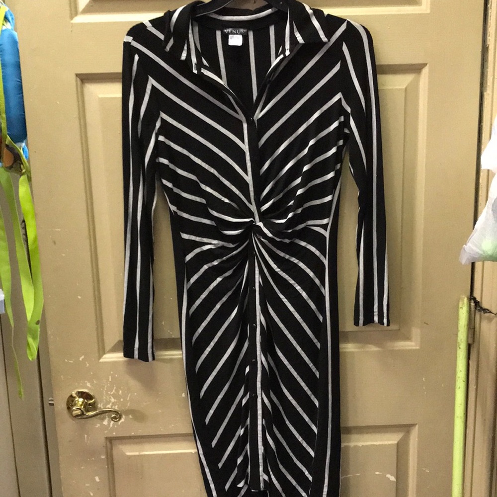 Venus Collared Button Up Large Stretchy Black & S… - image 1